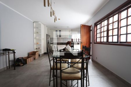 Casa à venda com 325m², 5 quartos e 6 vagasCopa