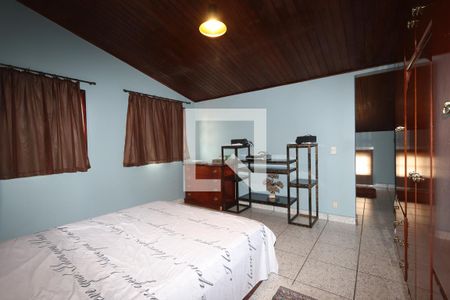 Casa à venda com 325m², 5 quartos e 6 vagasSuíte 2