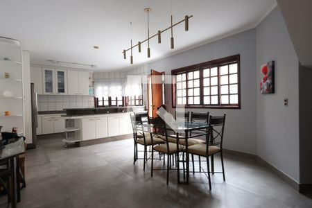 Casa à venda com 325m², 5 quartos e 6 vagasCopa