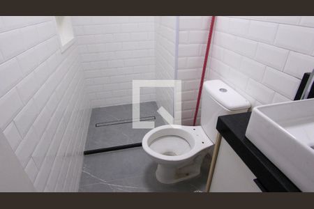 Banheiro de apartamento para alugar com 1 quarto, 25m² em Vila Prudente, São Paulo
