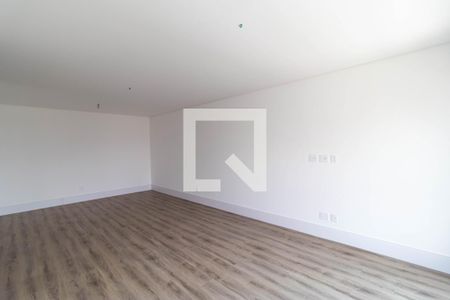 Apartamento à venda com 317m², 4 quartos e 4 vagasSuíte 03
