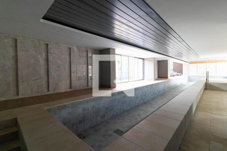 Apartamento à venda com 317m², 4 quartos e 4 vagasÁrea comum - Piscina coberta