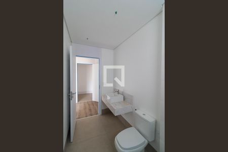 Apartamento à venda com 317m², 4 quartos e 4 vagasBanheiro da Suíte 01