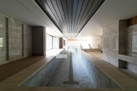 Apartamento à venda com 317m², 4 quartos e 4 vagasÁrea comum - Piscina coberta