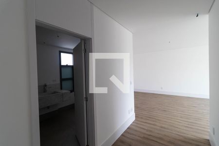 Apartamento à venda com 317m², 4 quartos e 4 vagasSuíte 03