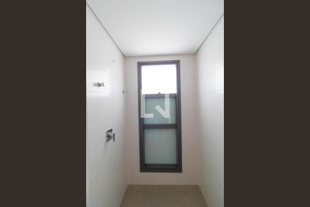 Apartamento à venda com 317m², 4 quartos e 4 vagasBanheiro da Suíte 01