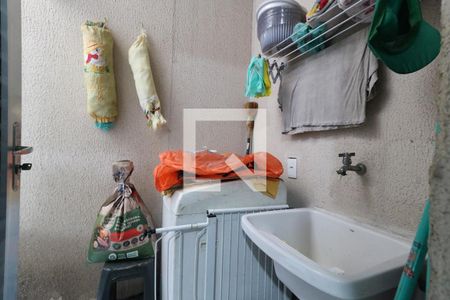 Casa de condomínio à venda com 69m², 2 quartos e 1 vagaÁrea de Serviço