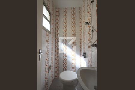 Casa à venda com 250m², 3 quartos e 2 vagasBanheiro de serviço