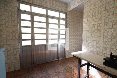 Casa à venda com 250m², 3 quartos e 2 vagasÁrea de Serviço