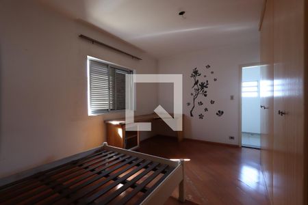 Casa à venda com 250m², 3 quartos e 2 vagasSuíte 2