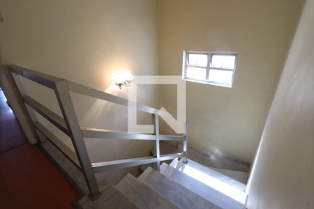 Casa à venda com 250m², 3 quartos e 2 vagasEscada