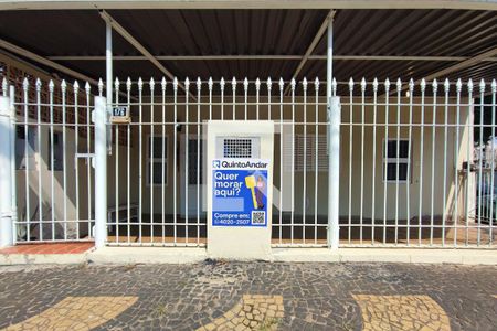 Casa à venda com 180m², 3 quartos e 2 vagasPLACA INSTALADA NA FACHADA