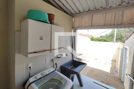 Casa à venda com 180m², 3 quartos e 2 vagasÁrea de Serviço