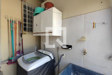 Casa à venda com 180m², 3 quartos e 2 vagasÁrea de Serviço