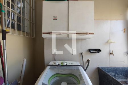 Casa à venda com 180m², 3 quartos e 2 vagasÁrea de Serviço