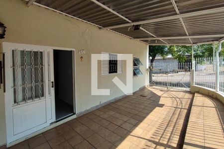 Casa à venda com 180m², 3 quartos e 2 vagasQuintal - Garagem