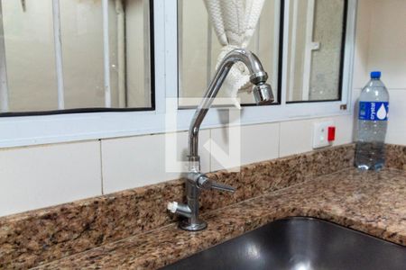 Casa à venda com 72m², 2 quartos e 2 vagasCozinha - Torneira