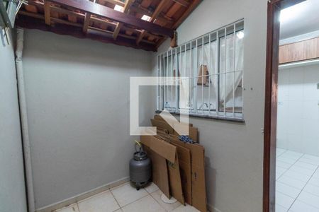 Casa à venda com 72m², 2 quartos e 2 vagasLavanderia