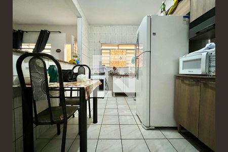 Casa à venda com 340m², 3 quartos e 1 vaga Casa à venda com 340m², 3 quartos e 1 vagaCozinha