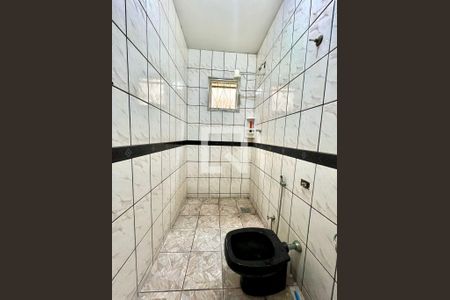 Casa à venda com 340m², 3 quartos e 1 vaga Casa à venda com 340m², 3 quartos e 1 vagaBanheiro social