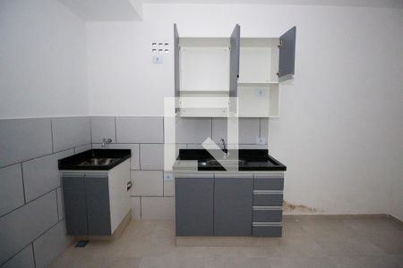 Cozinha de kitnet/studio para alugar com 1 quarto, 28m² em Jardim Miriam, São Paulo