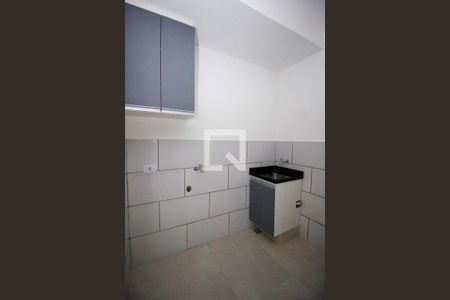 Cozinha de kitnet/studio para alugar com 1 quarto, 28m² em Jardim Miriam, São Paulo
