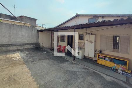 Casa à venda com 247m², 3 quartos e 2 vagas Casa à venda com 247m², 3 quartos e 2 vagasQuintal - Fundos
