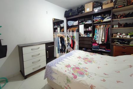 Casa à venda com 247m², 3 quartos e 2 vagas Casa à venda com 247m², 3 quartos e 2 vagasEdícula - Quarto