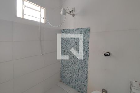 Casa à venda com 247m², 3 quartos e 2 vagas Casa à venda com 247m², 3 quartos e 2 vagasEdícula - Banheiro