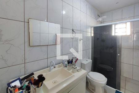 Casa à venda com 247m², 3 quartos e 2 vagas Casa à venda com 247m², 3 quartos e 2 vagasBanheiro