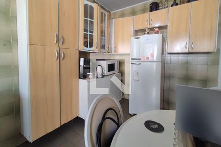 Casa à venda com 247m², 3 quartos e 2 vagas Casa à venda com 247m², 3 quartos e 2 vagasCozinha