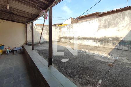 Casa à venda com 247m², 3 quartos e 2 vagas Casa à venda com 247m², 3 quartos e 2 vagasQuintal - Fundos