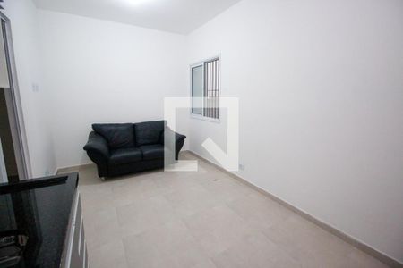 Sala e Cozinha de apartamento para alugar com 1 quarto, 28m² em Jardim Miriam, São Paulo