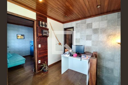 Casa à venda com 300m², 4 quartos e 5 vagasÁrea de serviço 