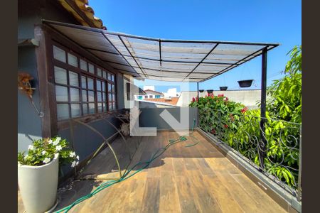 Casa à venda com 300m², 4 quartos e 5 vagasVaranda 