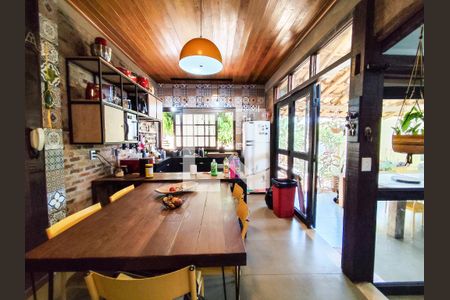 Casa à venda com 300m², 4 quartos e 5 vagasCozinha