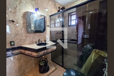 Casa à venda com 300m², 4 quartos e 5 vagasBanheiro