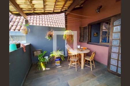 Casa à venda com 300m², 4 quartos e 5 vagasVaranda 