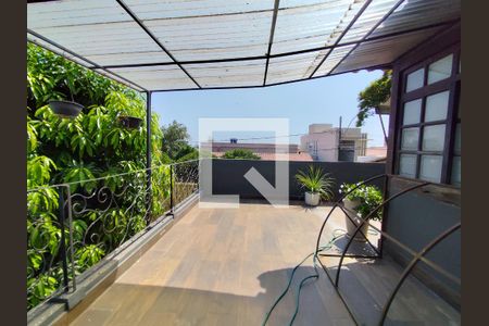 Casa à venda com 300m², 4 quartos e 5 vagasVaranda 