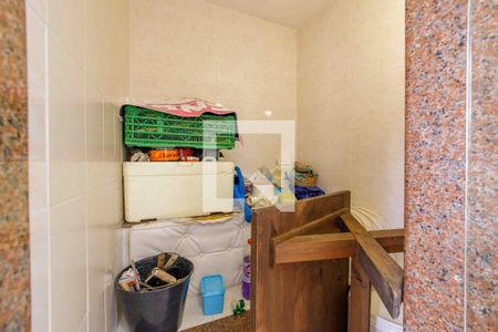 Apartamento à venda com 210m², 3 quartos e 3 vagas Apartamento à venda com 210m², 3 quartos e 3 vagasSauna