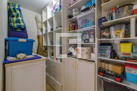 Apartamento à venda com 210m², 3 quartos e 3 vagas Apartamento à venda com 210m², 3 quartos e 3 vagasQuarto de Serviço