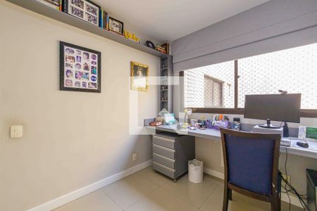 Apartamento à venda com 210m², 3 quartos e 3 vagas Apartamento à venda com 210m², 3 quartos e 3 vagasQuarto 2