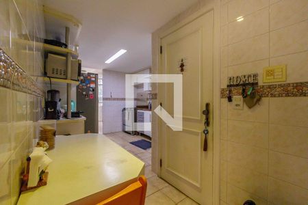 Apartamento à venda com 210m², 3 quartos e 3 vagas Apartamento à venda com 210m², 3 quartos e 3 vagasCozinha