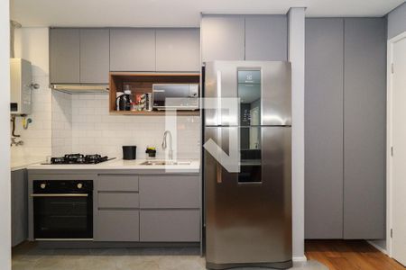 Cozinha de apartamento para alugar com 2 quartos, 42m² em Parque Arariba, São Paulo