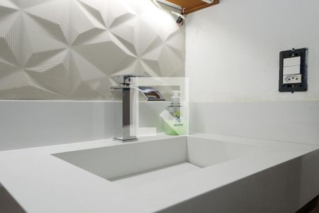 Banheiro de apartamento para alugar com 2 quartos, 42m² em Parque Arariba, São Paulo