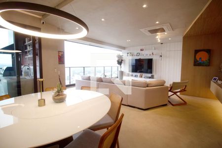 Sala de apartamento à venda com 3 quartos, 134m² em Vila Madalena, São Paulo