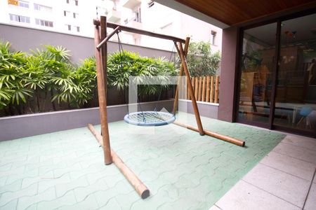 Apartamento à venda com 134m², 3 quartos e 2 vagas Apartamento à venda com 134m², 3 quartos e 2 vagasÁrea comum - Playground