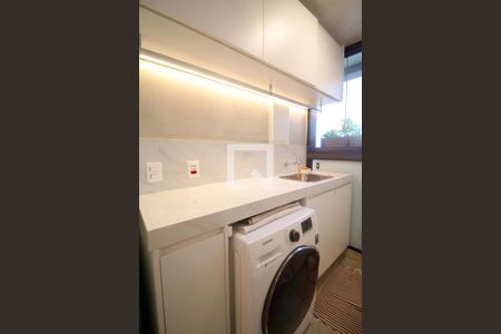 Apartamento à venda com 134m², 3 quartos e 2 vagas Apartamento à venda com 134m², 3 quartos e 2 vagasÁrea de serviço