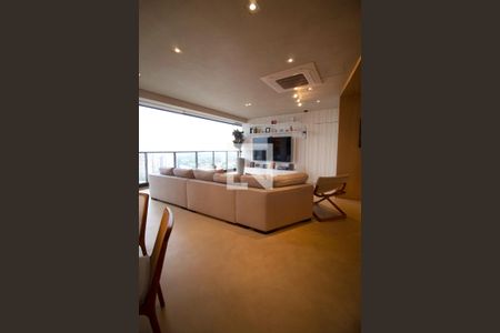 Sala de apartamento à venda com 3 quartos, 134m² em Vila Madalena, São Paulo