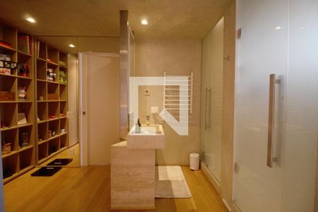 Apartamento à venda com 134m², 3 quartos e 2 vagas Apartamento à venda com 134m², 3 quartos e 2 vagasBanheiro da Suíte 1